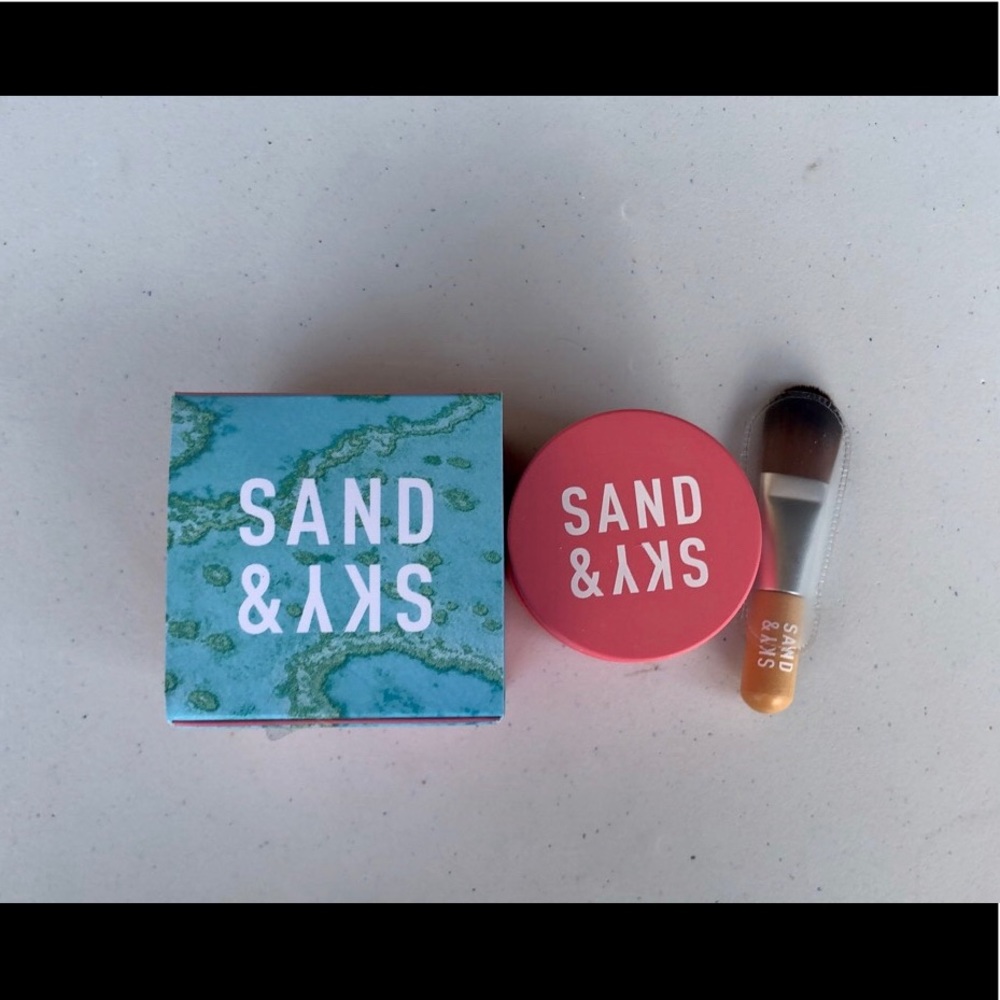 Brand New Sand & Sky Australian Pink Clay Mask
